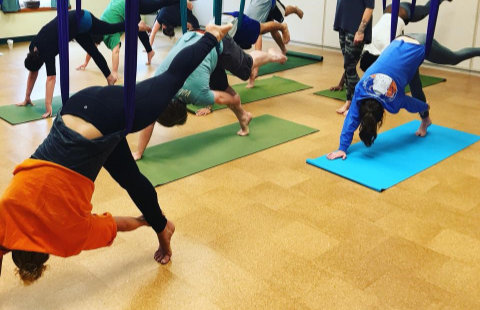 arial yoga arial yoga